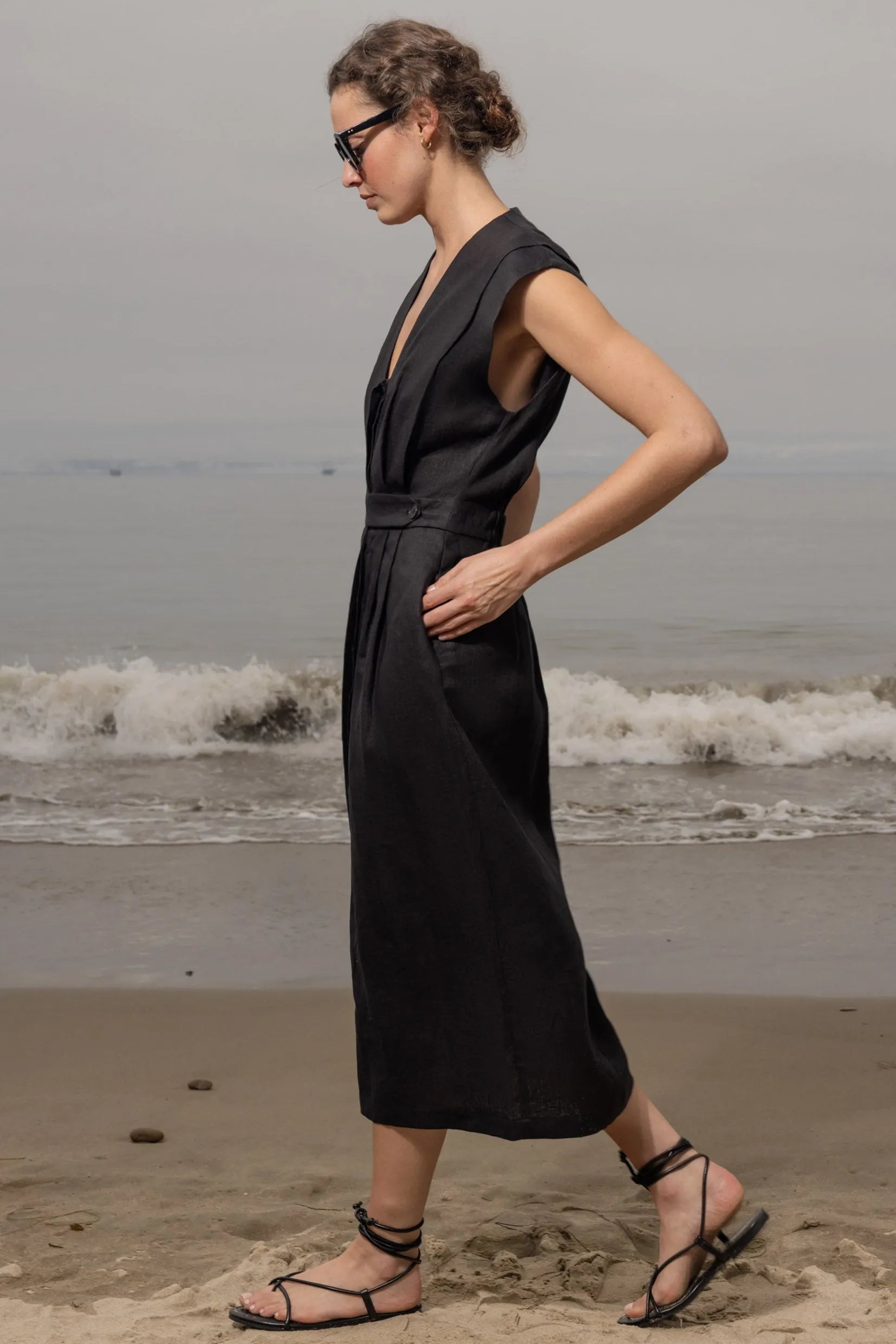 black linen beach dress Yeaiivve Halter Dresses for Women Deep V Neck Linen Midi Dress Sleeveless Flowy Loose Casual Sundress with Side Pockets Lightweight Summer Beach Dress