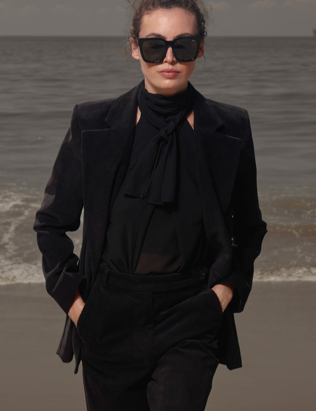 Mars Blazer - Noir Velvet - Heidi Merrick