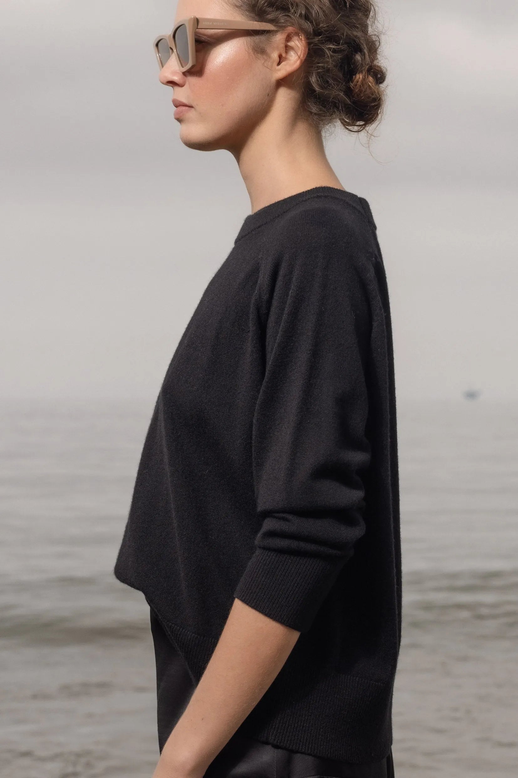 Daily Sweater - Noir - Heidi Merrick