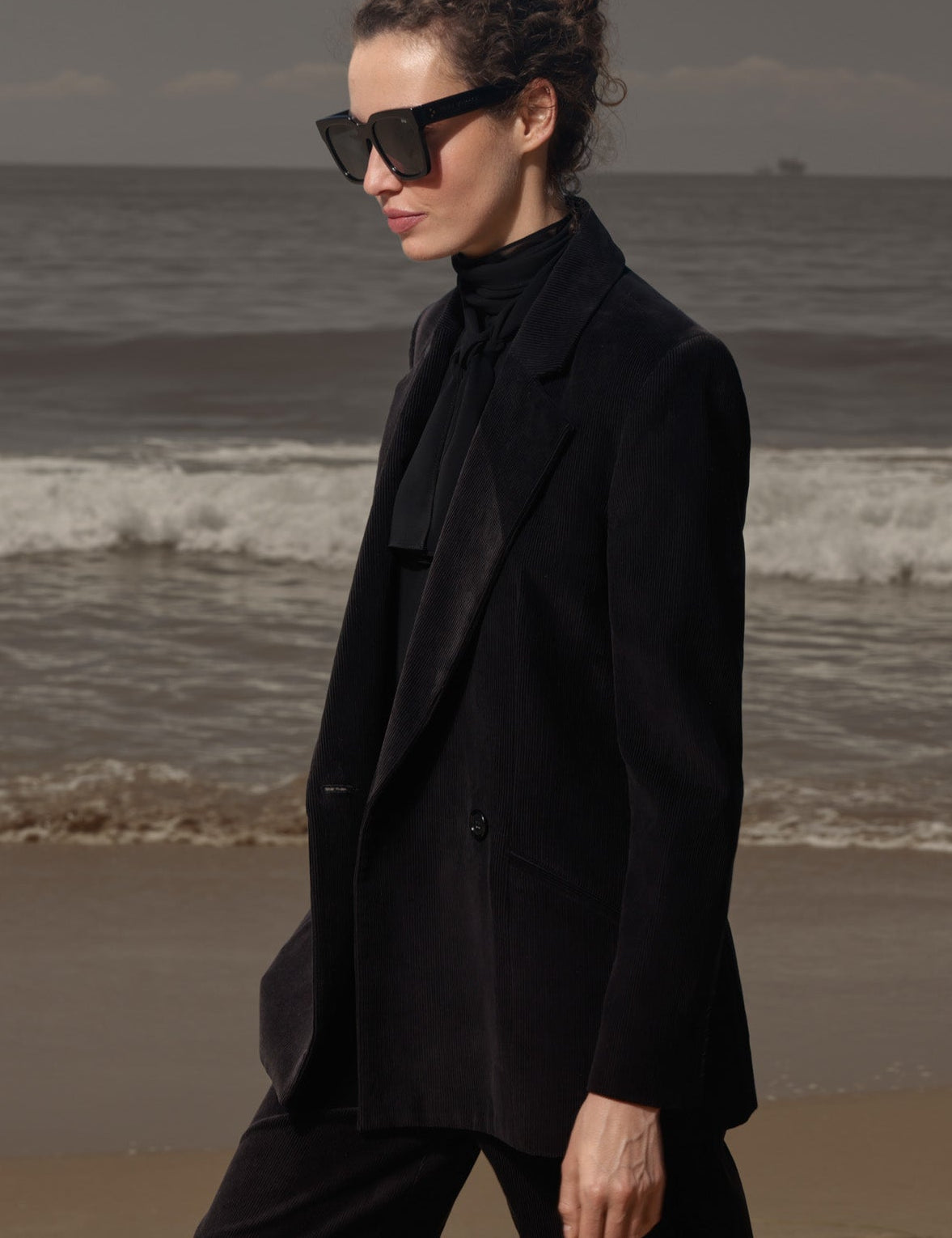 Mars Blazer - Noir Velvet - Heidi Merrick