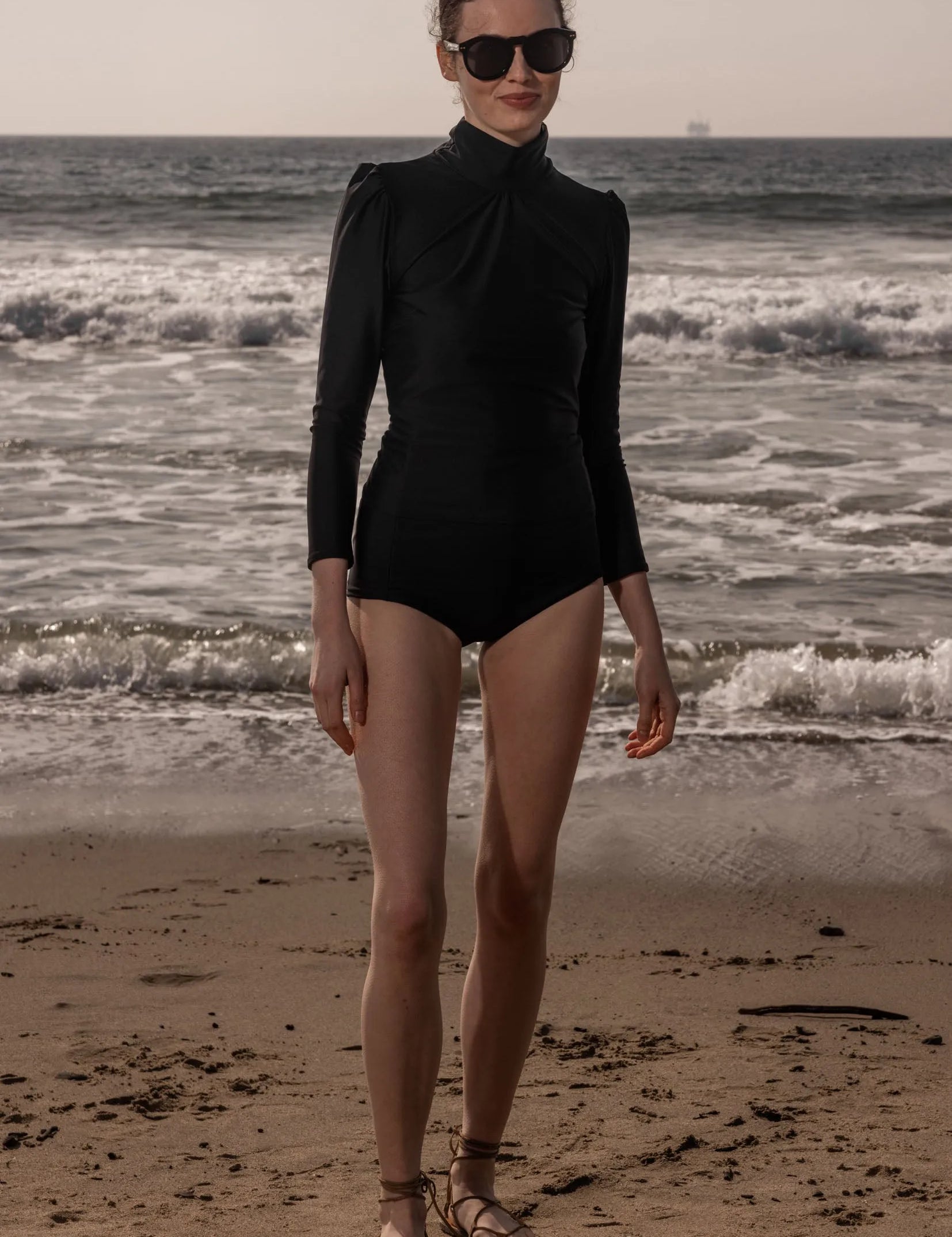 Izzy Rashguard - Black - Heidi Merrick
