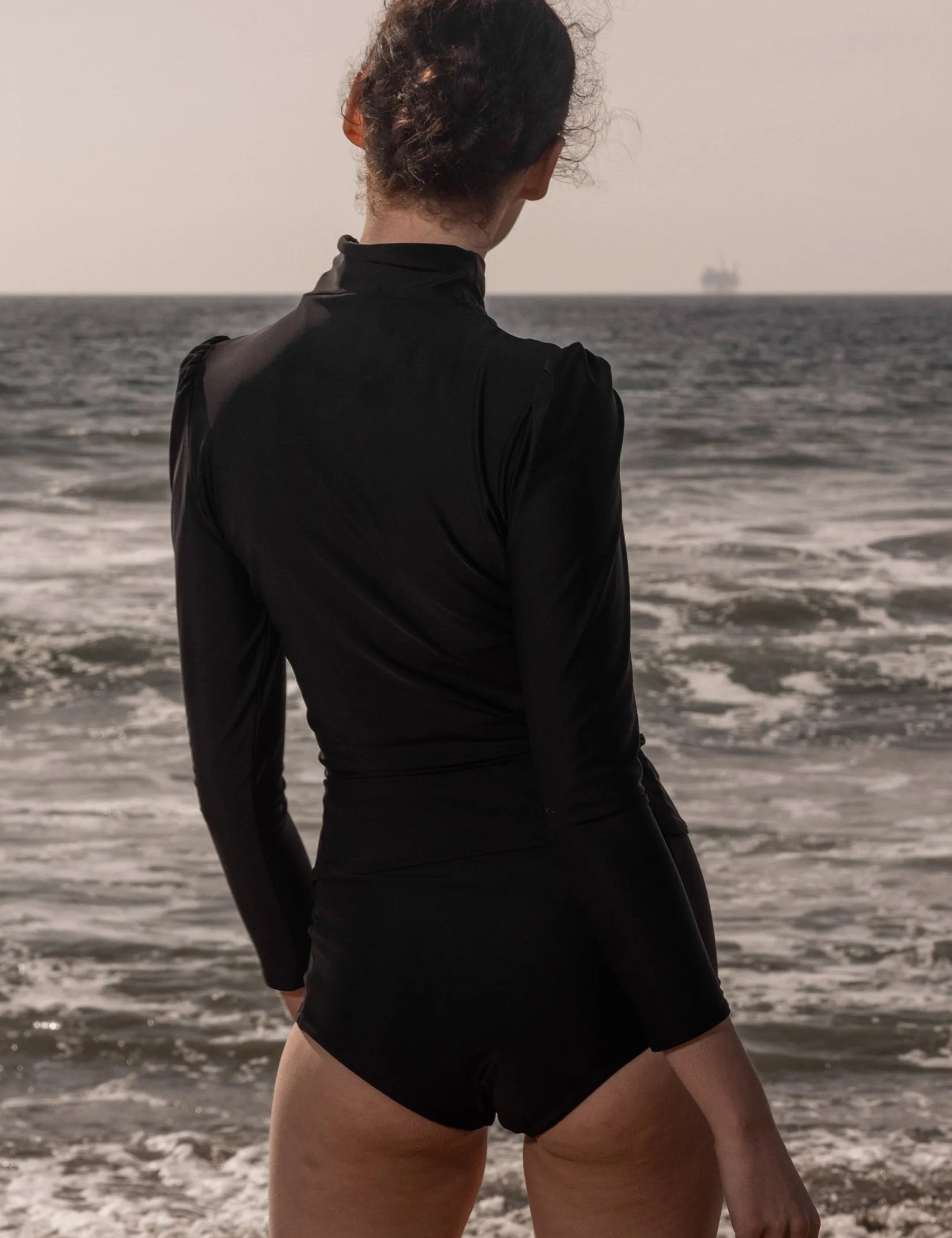 Izzy Rashguard - Black - Heidi Merrick