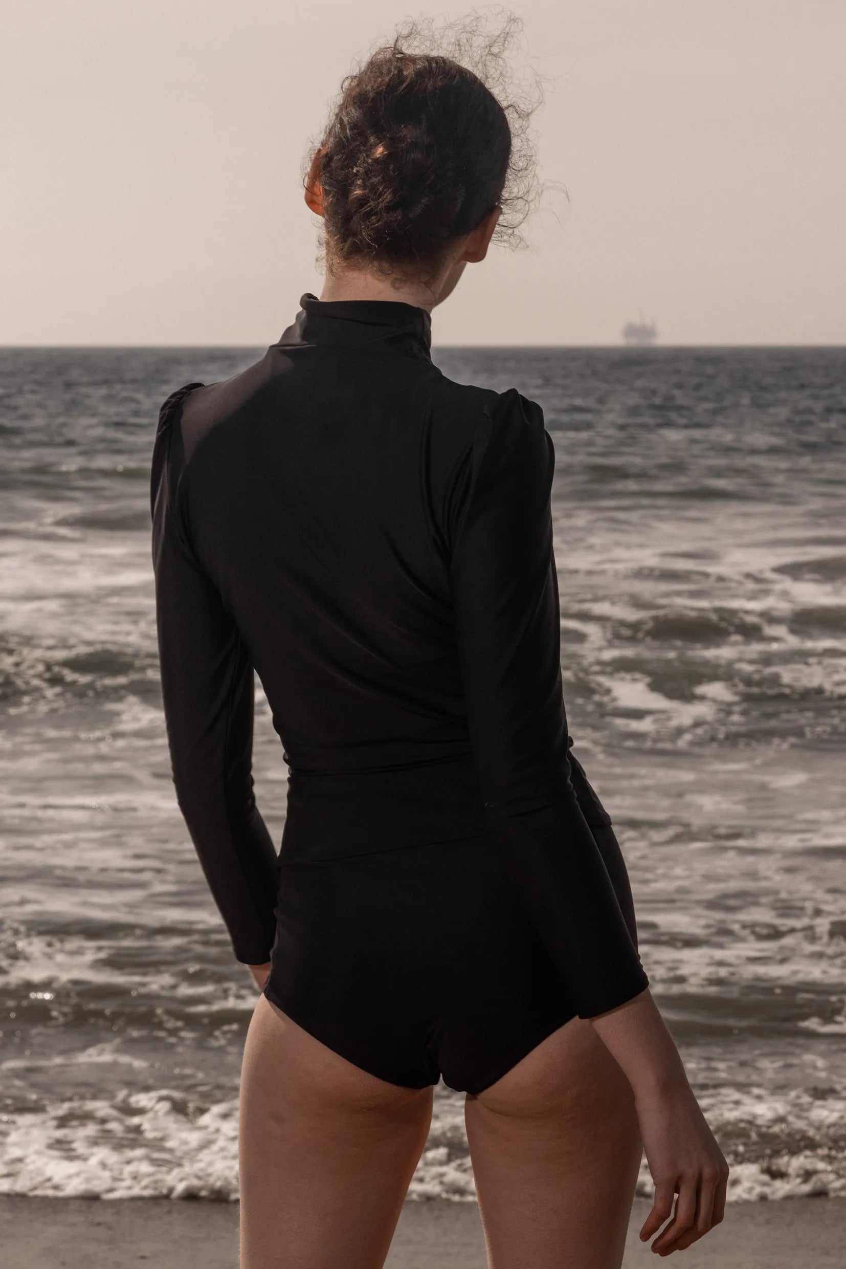 Izzy Rashguard - Black - Heidi Merrick