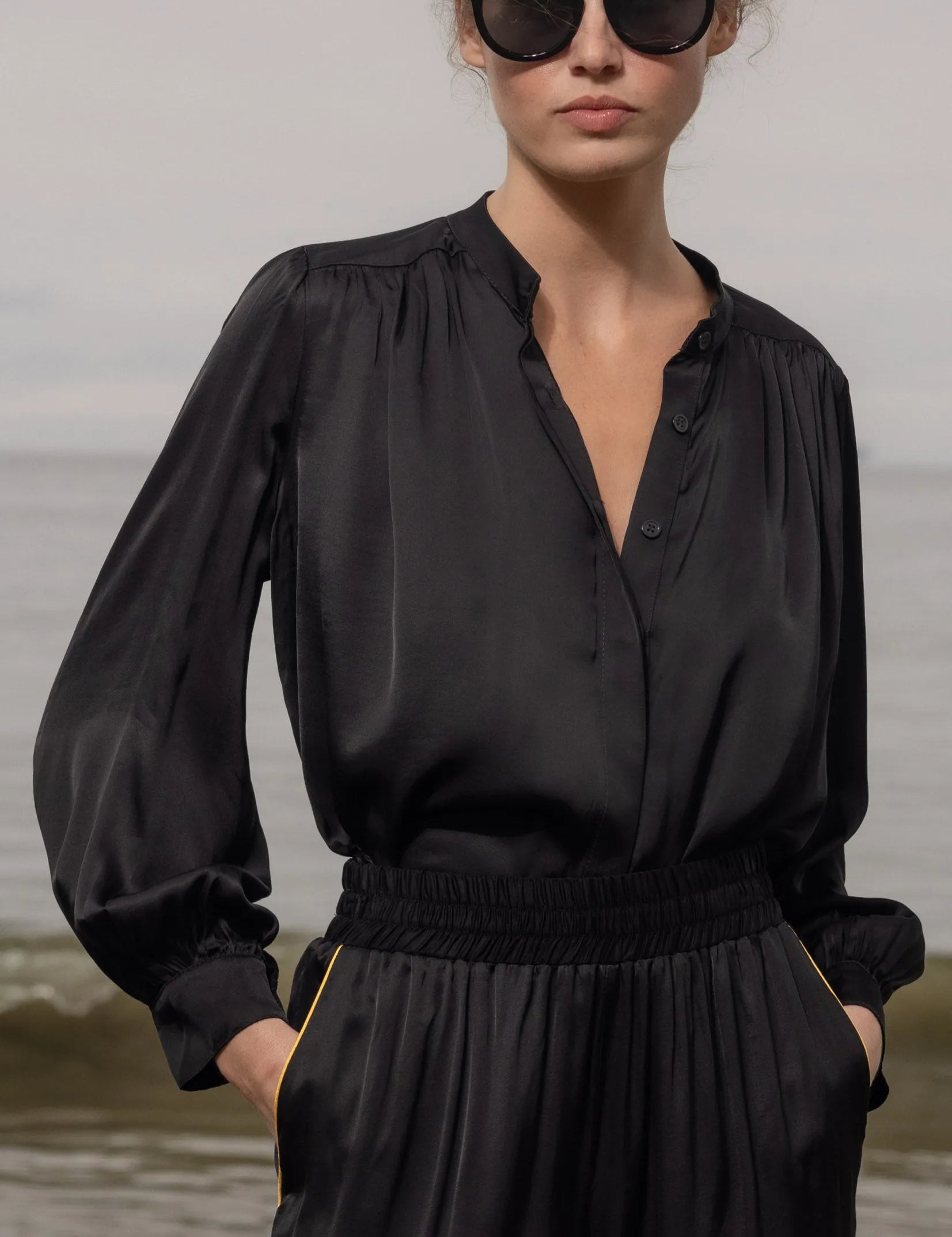 Farah Blouse - Noir - Heidi Merrick