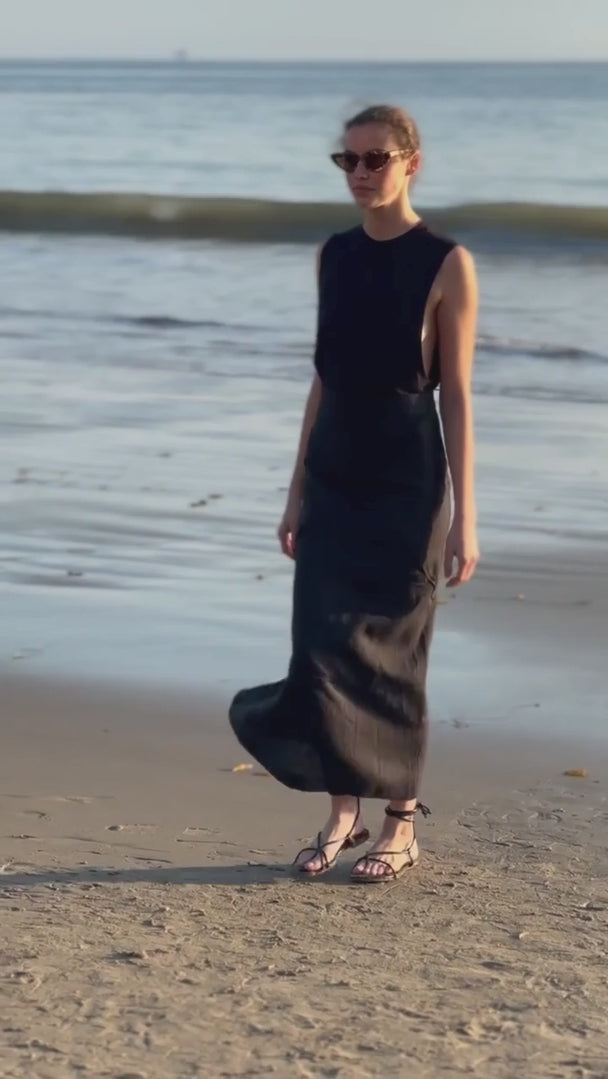 Geometry Skirt - Black Linen video