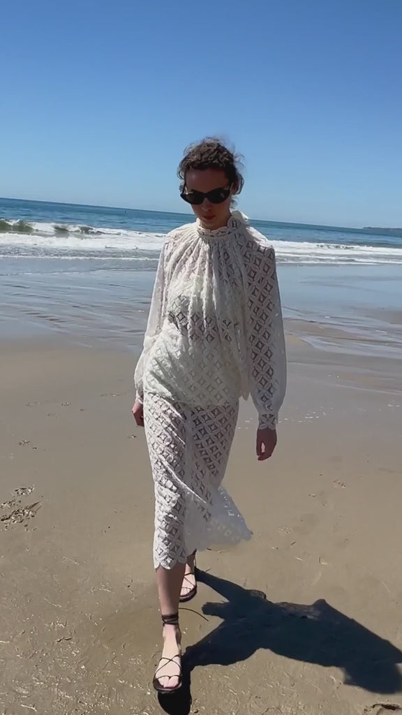 Missive Blouse - Clair de Lune Lace - video - Heidi Merrick